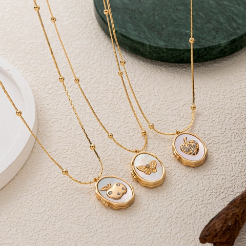 Vintage 18K Gold Plated Copper Mother Of Pearl Locket Necklace For Women Shell Fruit Butterfly Heart Photo Frame Pendant Jewelry Gift