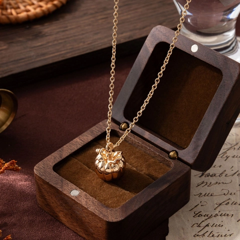 Collana Con Pendente a Zucca in Rame e Acciaio Inossidabile Placcato Oro per Donna Halloween Vintage Tema Autunnale Accessori Gioielli Regalo