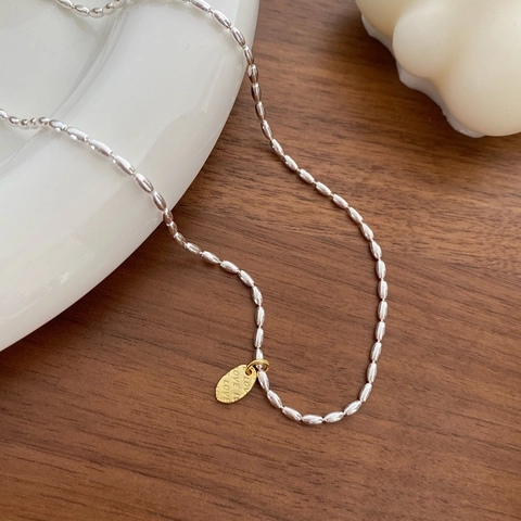925 Sterlingsilber Reisperlenkette Mit Vergoldetem Ovalen LOVE Buchstaben Anhänger Minimalistische Mode Schlüsselbein Kette Schmuck Für Damen