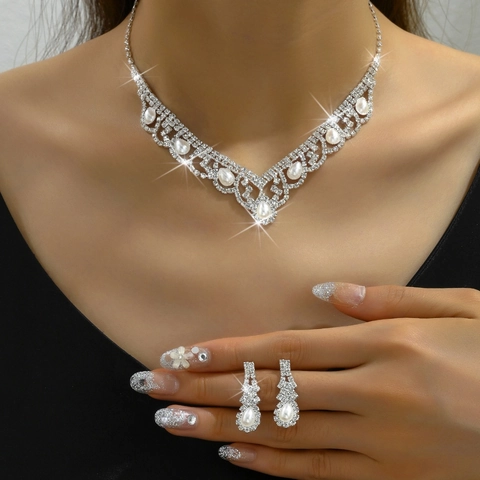 Luxus Vintage Versilbertes Kupfer Strass Künstliche Perlenimitat Schmuckset V-Form Statement Halskette Mit Passenden Tropfenohrringen Für Damen Hochzeit Party Schmuck Geschenk