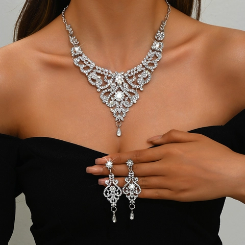 Vintage Baroque Alloy Rhinestone Jewelry Set For Women Luxury Hollow Floral Necklace Long Water Drop Earrings Wedding Party Jewelry