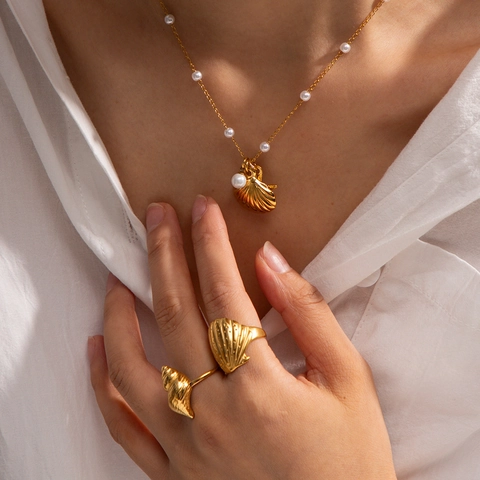 Collar con Colgante de Concha y Estrella de Mar de Acero Inoxidable para Mujer Joyería de Estilo de Vacaciones en la Playa con Cadena de Clavícula de Perlas Artificiales