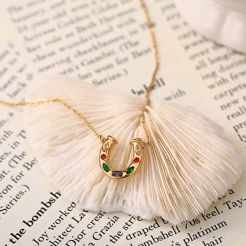 Vintage Stainless Steel Pendant Necklace Rainbow Zirconia Horseshoe Cowboy Boot Western Style Gold Silver Chain Jewelry For Women