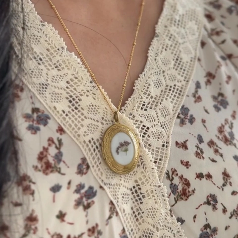Vintage 14k Gold Plated Copper Oval Locket Necklace With Dried Flower Pattern Retro Satellite Chain Jewelry For Women