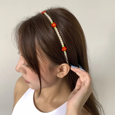 Pastoral Daisy Floral Beaded Headband Faux Artificial Pearl Flower Hair Hoop Sweet Elegant Golden Metal Hair Band For Women Vacation Jewelry