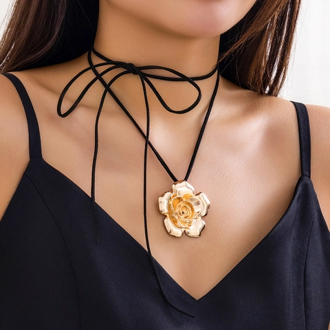 Vintage Rose Flower Choker Necklace For Women Velvet Ribbon Alloy Large Floral Pendant Retro Ethnic Style Jewelry