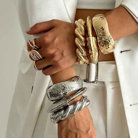 Western Style Exaggerated Hammered Alloy Bangle Ring Set Geometric Liquid Metal Design Minimalist Fashion Jewelry For Women