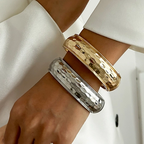 European Style Minimalist Hammered Alloy Cuff Bracelet For Women Gold Silver Plated Wide Metal Bangle Fashion Jewelry Gift