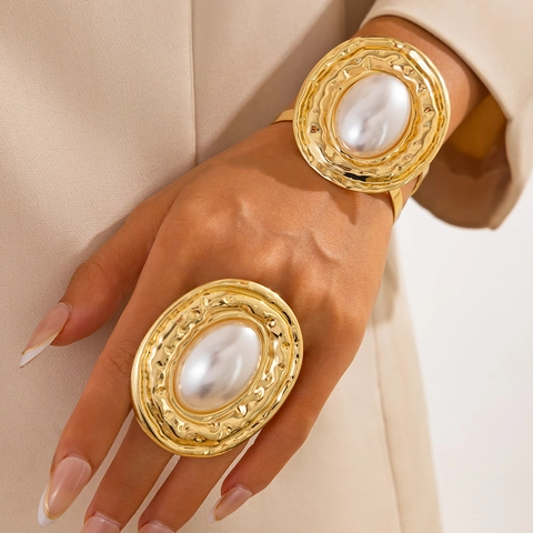 Bracciale E Anello In Metallo Martellato Esagerato Per Donna Imitazione Perla Polsino Ovale Braccialetto Aperto Gioielli