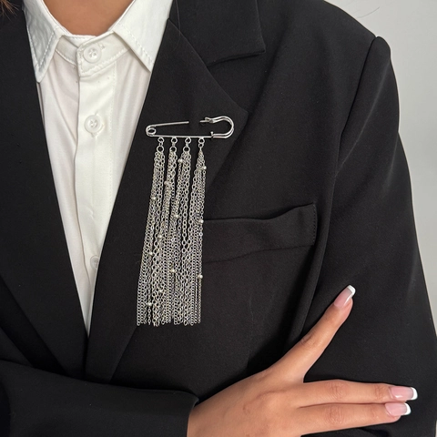 Punk Legierung Brosche Pin Mit Langer Metallquastenkette Imitationsperle Herz Kreuz Stern Anhänger Für Anzug Jeans Damen Schmuck