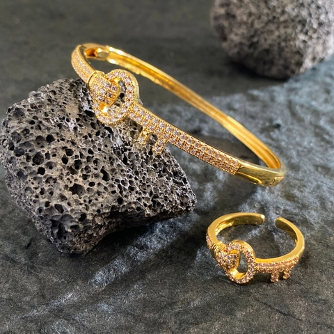 Elegant Gold Plated Copper Zirconia Key Bangle Bracelet And Adjustable Open Ring Jewelry Set For Women Niche Design Luxury Accessories