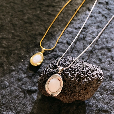 Minimalist Stainless Steel Snake Chain Necklace Women Elegant Oval Copper Synthetic Moonstone Pendant Gold Silver Jewelry