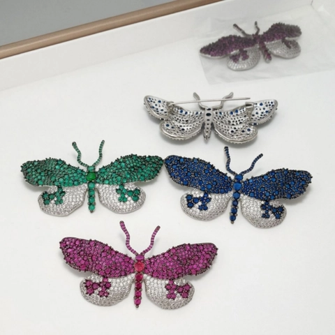 Luxury 18K Gold Plated Copper Butterfly Brooch Pin With Micro Inlaid Zirconia Colorful Rhinestone Women Coat Accessories