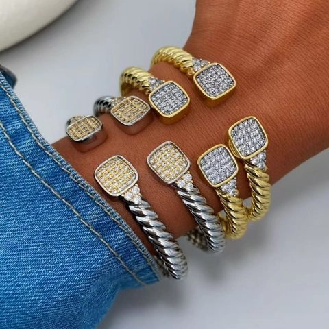 Luxus 18K Vergoldet Kupfer Gedrehtes Kabel Offenes Armreif Ring Zirkonia Quadratisches Ende Verstellbar Modeschmuck Damen