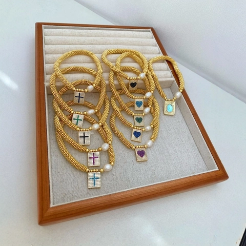 18K Vergoldetes Künstliche Perlenarmband Elastisch Mit Zirkonia Herz Kreuz Anhänger Und Künstliche Barockperle Schmuck Für Damen Alltag