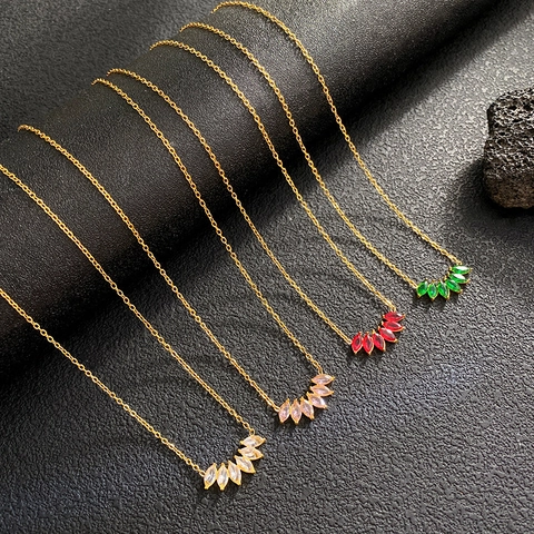 Collier avec Pendentif Goutte d'Eau en Zircone Multicolore en Acier Inoxydable Plaqué Or Taille Marquise Forme Éventail pour Femme