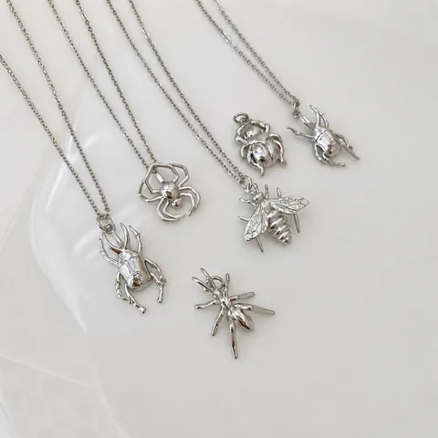 Realistischer Insekten Anhänger Für DIY Schmuckherstellung Kupfer Metall Biene Spinne Käfer Form Gold Silber Plattiert Charms Ohne Kette