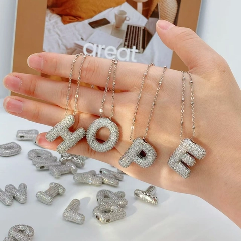 Ciondolo Iniziale Alfabeto Inglese in Rame Moda Con Zirconia Intarsiata Ciondolo a Lettera Bolla 3D per Donna Accessori per Creazione Gioielli DIY