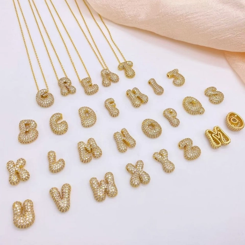 Collana con Ciondolo Alfabeto in Rame Intarsiato con Zirconia per Donna Lettera a Bolla 3D Lucida Gioielli Iniziali Personalizzati Oro