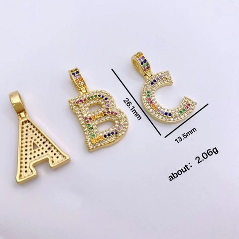 Ciondolo Alfabeto In Rame Placcato Oro Con Zirconia Arcobaleno Multicolore Hip Hop Street Fashion Lettera Charm Per Creazione Gioielli