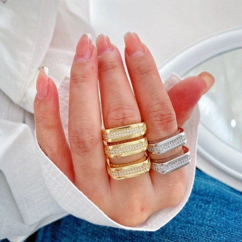Set Gioielli in Rame Placcato Oro 18K Geometrico Micro-Pavé di Zirconia Bracciale Rigido Anello Aperto per Donna