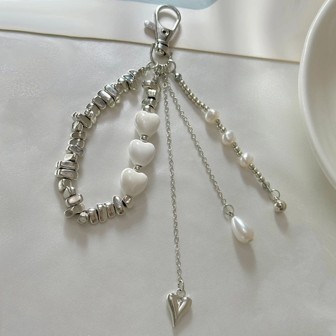 Minimalistische Legierung Herz Imitationsperle Mehrlagige Hosenkette Für Damen Mode Tasche Anhänger Schlüsselanhänger Schmuck Geschenk