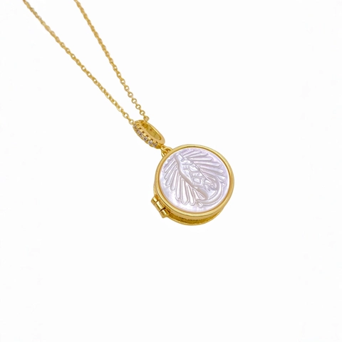 18K Gold Plated Copper Mother Of Artificial Pearl Religious Locket Necklace For Women Vintage Sacred Heart Virgin Mary Pendant Jewelry