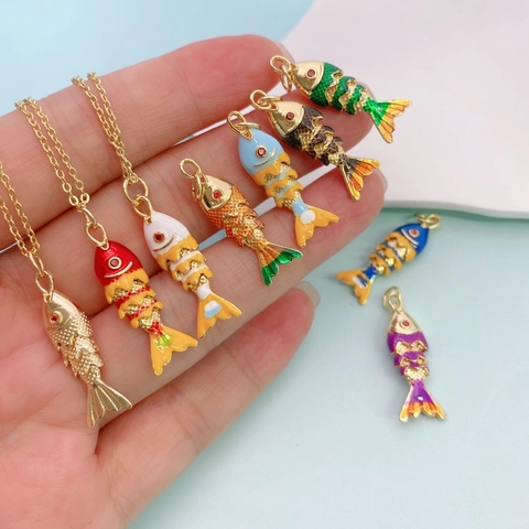 Collana Con Pendente Pesce Koi in Smalto Colorato Per Donna Ciondolo Animale Mobile in Rame Placcato Oro 18K Gioielli Moda Oceano