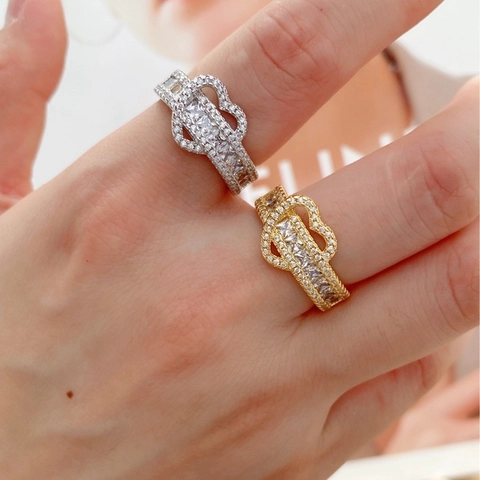Ensemble de Bracelet Jonc Ouvert et Bague Ouverte Réglable en Cuivre Plaqué Or 18K Avec Nœud en Cœur et Zircone Scintillante Femme