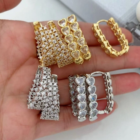 Orecchini a Cerchio a Cuore in Rame Placcato Oro 18K per Donna Zirconia Scintillante Geometrica Gioielli Eleganti Regalo
