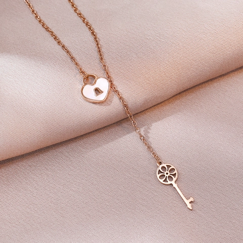 Fashion Y-Shaped Stainless Steel Necklace Heart Mother Of Artificial Pearl Lock And Hollow Flower Key Pendant For Women Commuting Jewelry