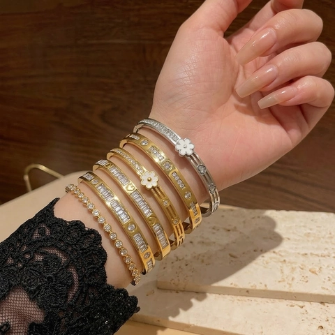 Fashion Stainless Steel Bangle For Women Gold Silver Plated Heart Four Leaf Clover Flower Zirconia Inlaid Jewelry Gift