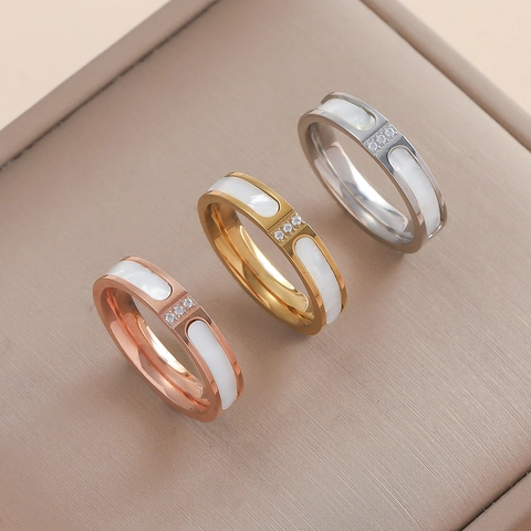 Modern Minimalist Titanium Steel Ring For Women With Shell Inlay And Three Zirconia Stones Gold Silver Rose Gold Fashion Jewelry Finger Ring