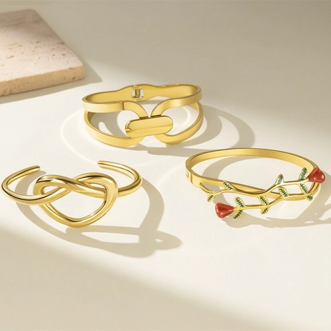 Women's Stainless Steel Gold Bangle Bracelet With Heart Knot Rose Flower Enamel Personalized Vintage Jewelry Accessory
