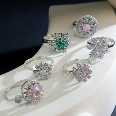 Rotating Zircon Flower Snowflake Open Rings Titanium Steel Geometric Adjustable Finger Rings For Women Fashion Jewelry Gift