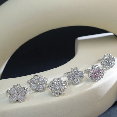 Luxury Copper Zirconia Lucky Four-Leaf Clover Adjustable Open Ring For Women Heart Floral Sparkling Fashion Finger Jewelry