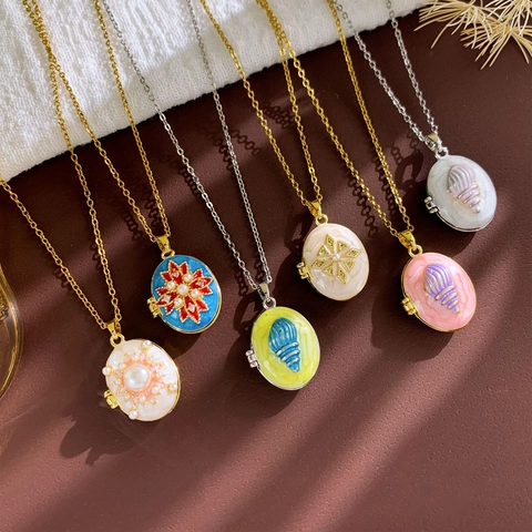 Vintage Oval Enamel Locket Necklace For Women Titanium Steel Chain Copper Pendant With Faux Artificial Pearl Rhinestone Shell Star Cross Pattern Photo Frame Jewelry