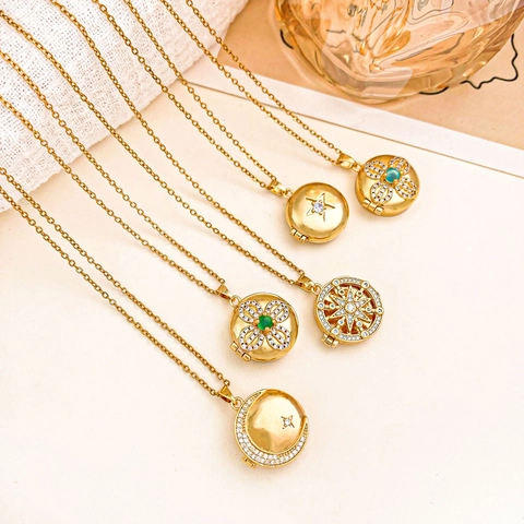 Vintage Gold Plated Titanium Steel Photo Locket Necklace For Women Clover Star Moon Eagle Round Opening Memorial Jewelry Gift