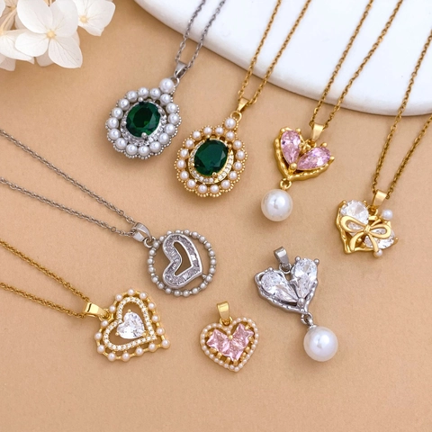 Collar con Colgante de Corazón Dulce Circonita y Perla Artificial Cadena de Acero de Titanio Chapado en Oro Plata Lazo Joyería Vintage para Mujer
