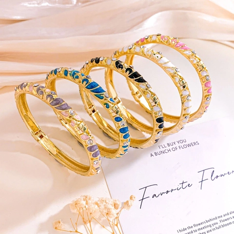 Retro New Chinese Style Painted Enamel Flower Hinged Bangle Gold Plated Alloy Rhinestone Bracelet For Women Elegant Jewelry
