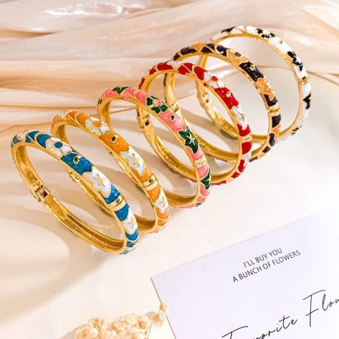 Vintage Enamel Begonia Flower Bangle For Women Gold Plated Alloy Openable Hinged Bracelet New Chinese Style Elegant Floral Jewelry