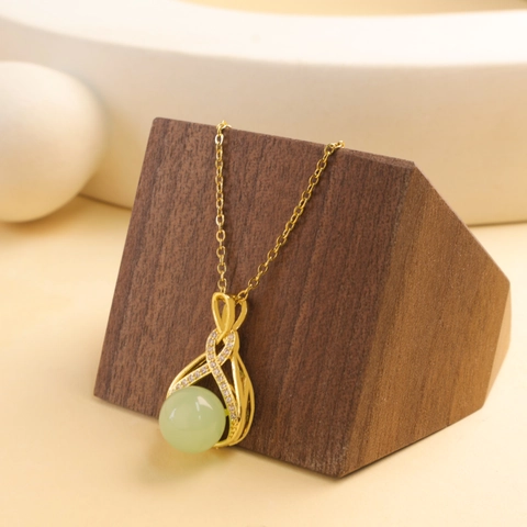 Vintage Gold Plated Stainless Steel Necklace For Women Faux Jade Green Bead Pendant With Zirconia Elegant Fashion Jewelry