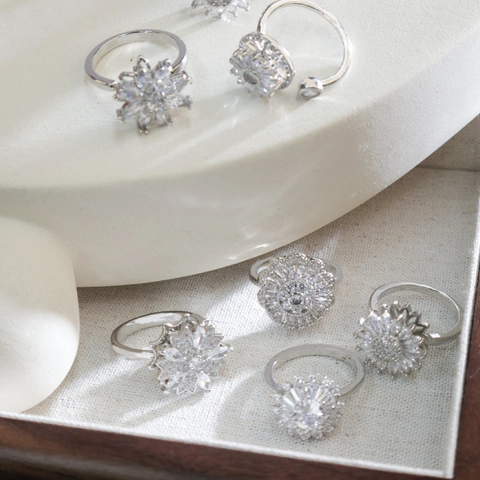 Rotatable Copper Zircon Flower Ring For Women Rotating Spinning Sunflower Open Ring High Sense Fashion Finger Jewelry Gift