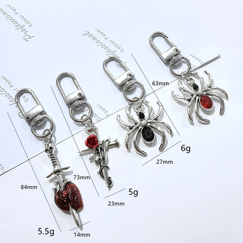 Llavero Gótico Vintage de Aleación de Zinc Resina Strass Rosa Espinas Cruz Espada Corazón Araña Colgante para Mochila Joyería