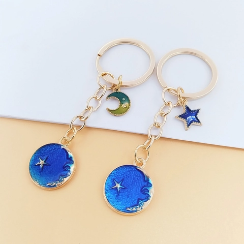 Portachiavi con Pendente Luna e Stella Cielo Stellato Blu Lega Smaltata Placcata Oro Anello Chiave Celeste per Ciondolo Borsa