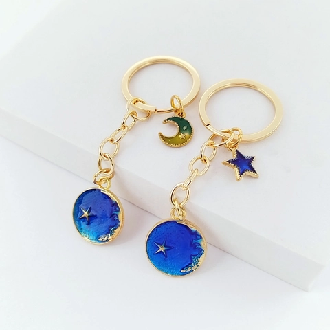 Portachiavi con Pendente Luna e Stella Cielo Stellato Blu Lega Smaltata Placcata Oro Anello Chiave Celeste per Ciondolo Borsa