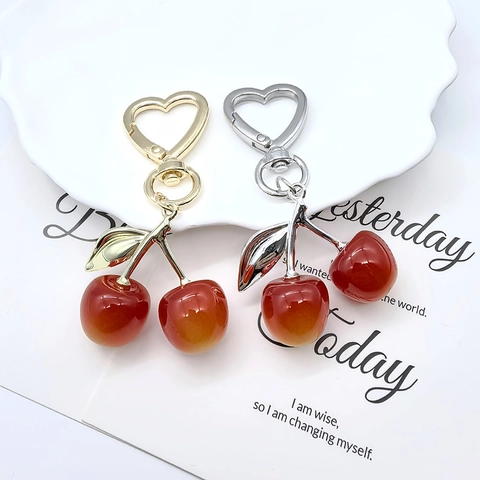 Portachiavi Dolce a Forma di Cuore Con Ciondolo a Ciliegia Fragola Ape Fiocco Accessori per Borse Frutta Creativi per Donne Ragazze