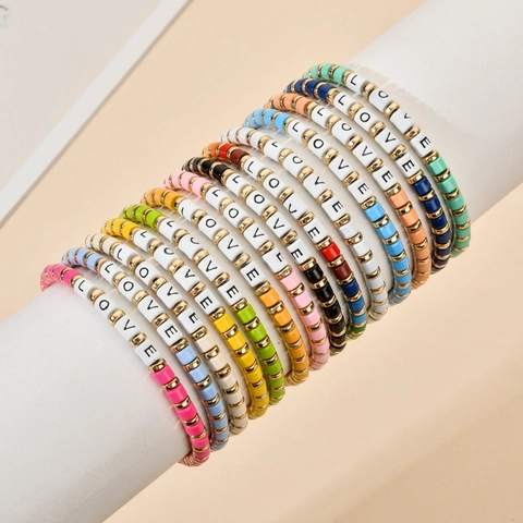 Dames Kleurrijke Legering Geschilderde LOVE Letter Kralen Armband Europese Stijl Snoepkleur Elastische Kralen Sieraden Cadeau