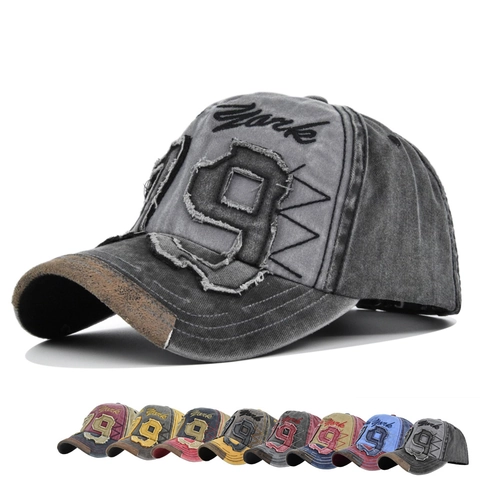 Cappello da Baseball in Cotone Lavato American Vintage Distressed Con Applicazione Ricamata New York York Parasole Regolabile