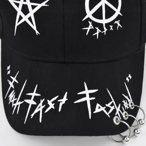 Berretto da Baseball in Cotone con Stampa Graffiti Streetwear Cappello Hip Hop con Anelli in Metallo Stile Punk Regolabile